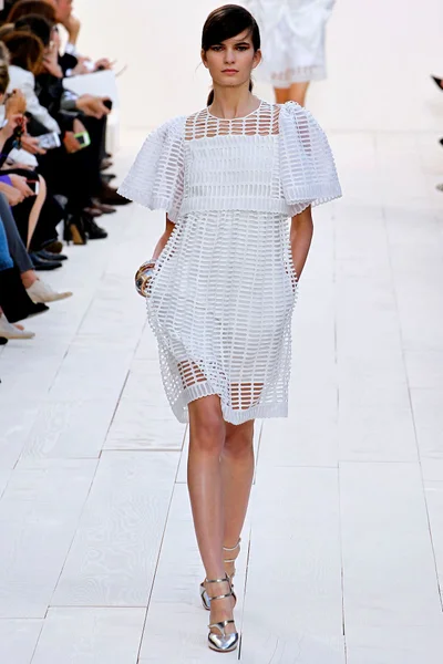 Look 14